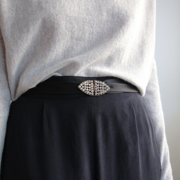 1920-30’s Antique Czech Glass Brass Buckle - Picture 7 of 7